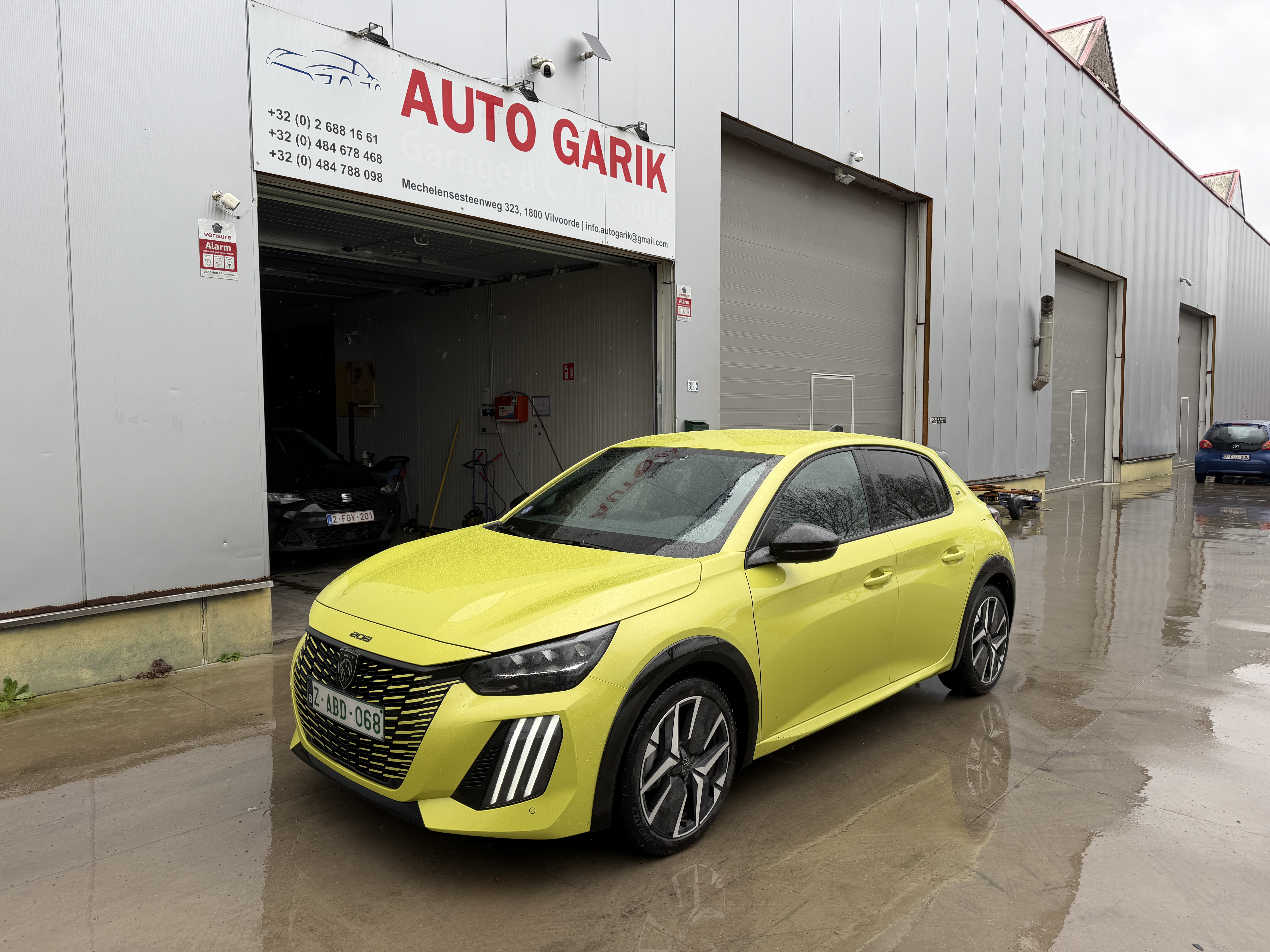Peugeot 208 Hybrid GT