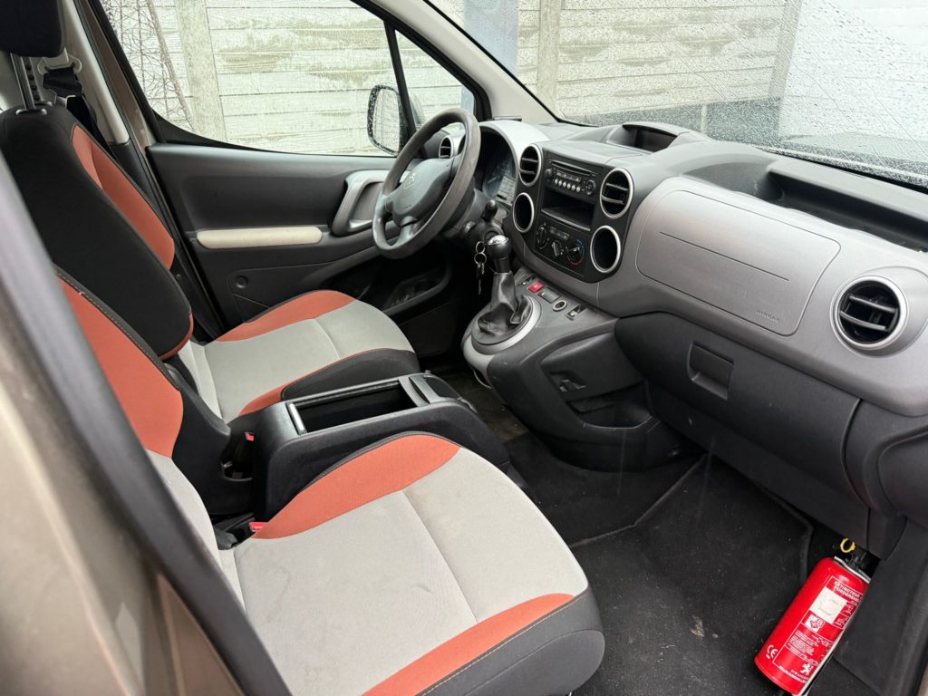 70987bb5-b53c-41ab-8452-1d784d572a97