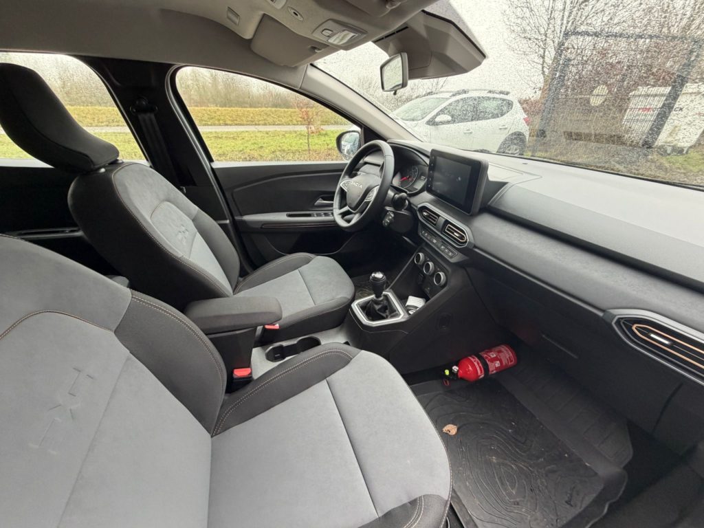 8eac7ffc-1ede-4327-babb-0b58292bf5de