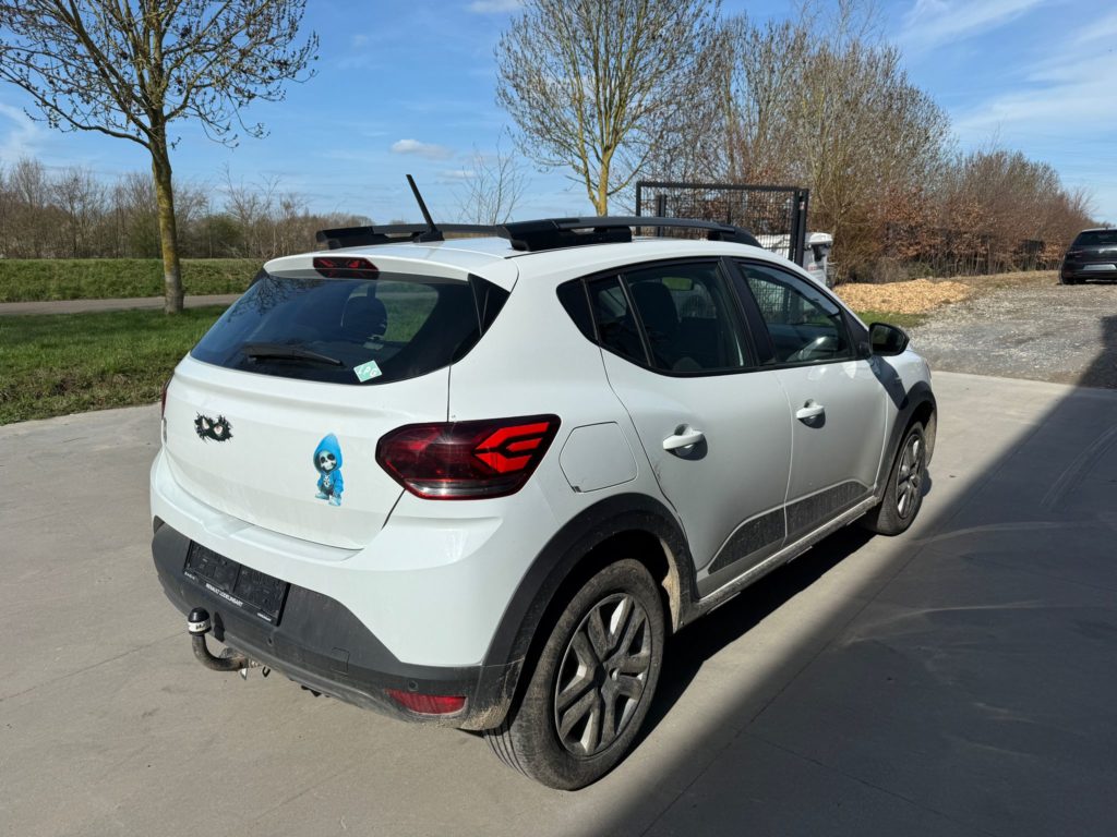 9b64301d-f0bd-4df8-9ee3-e260cdf93bd4